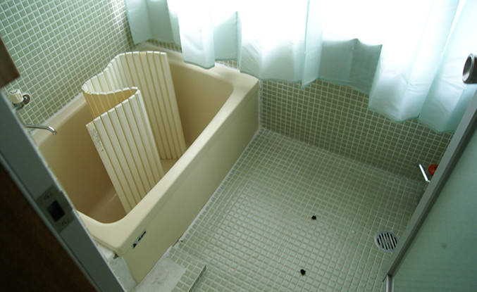 タイル張り浴室からシステムバスルームへリフォーム1