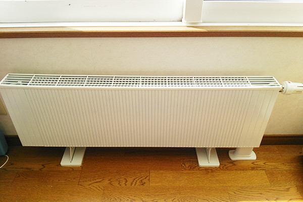 温水式輻射熱パネル暖房機1